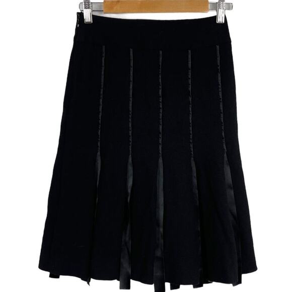 Escada 100% New Wool Pleated Ribbon Accents Knee-Length Black Skirt Size 34 - Picture 2 of 15